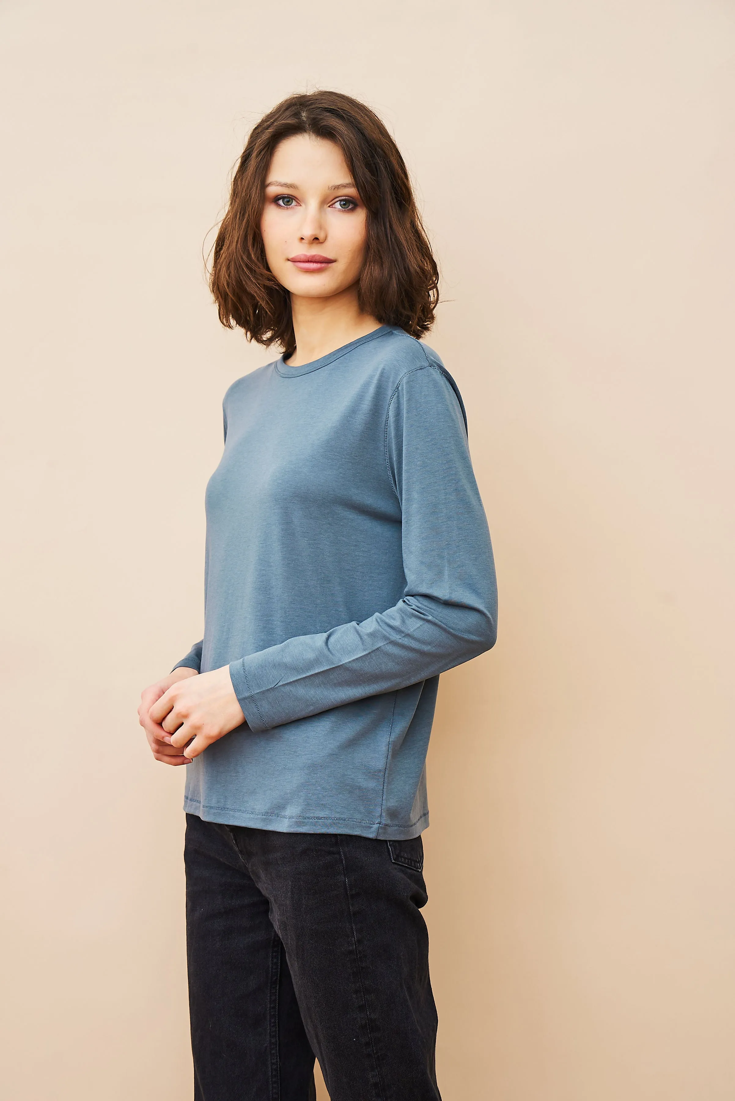 Lyocell Cotton Long Sleeve Semi Relaxed Crewneck in Gris Bleu