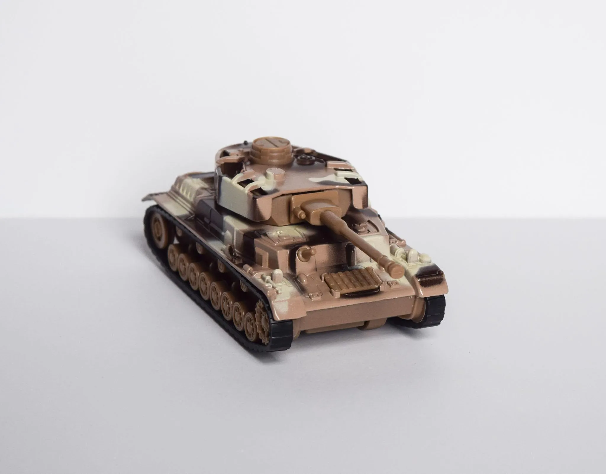 Pull Back Toy Tanks